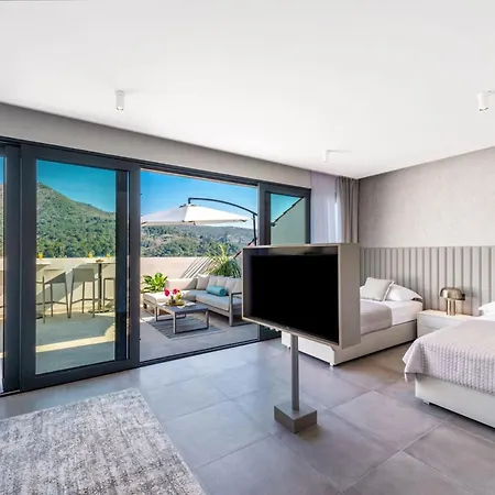 Villa Seafront With Modern Interior Slano