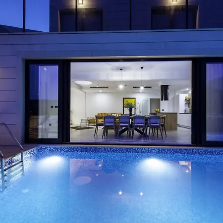 Seafront With Modern Interior Slano