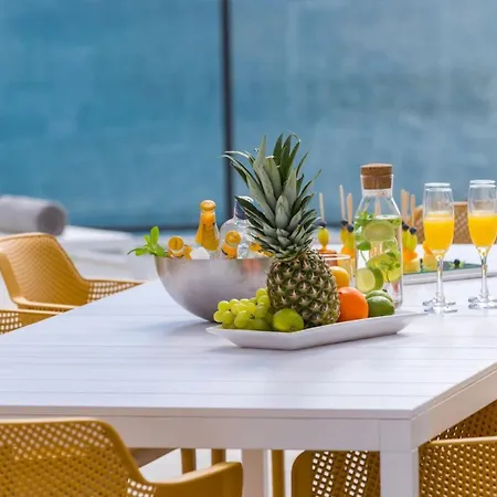 Βίλα Seafront With Modern Interior Slano