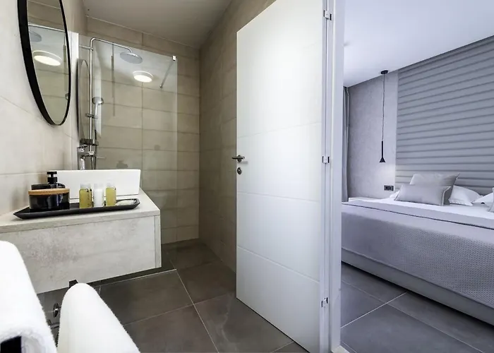 Villa Seafront With Modern Interior